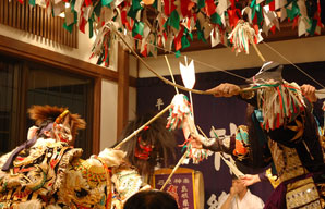 湯の町神楽殿